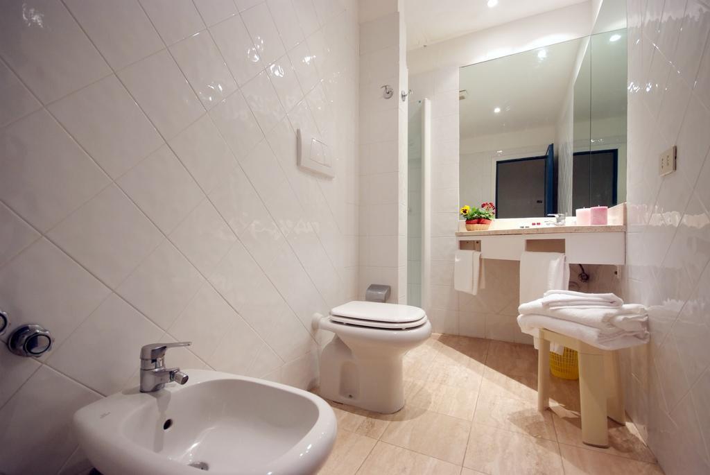 Residence Golfo Della Lacona Phòng bức ảnh